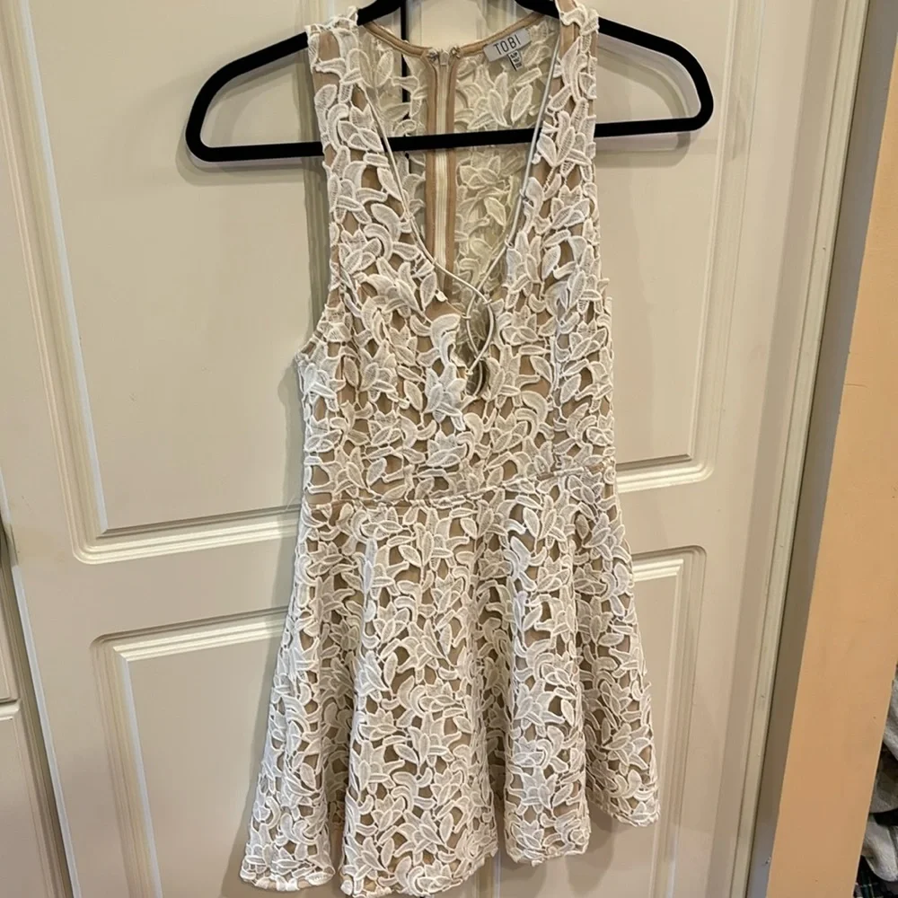 dress - Picture 1 of 3